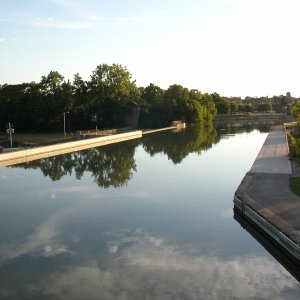 (CTYankee)Spill wall in Medina. Another perfect evening!