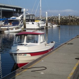 082414 Edmonds - At the public launch dock on a Sunday morning, about to head out for a day of crabbing.