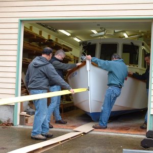 Media '(Knot Yacht) Starting to move' in album '(Knot Yacht) Boat is ready to come out the door'