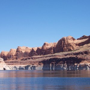 Sun 4/21 Jody pointed out the marching elephants formation on the way from Oak Canyon to the Escalante River Arm