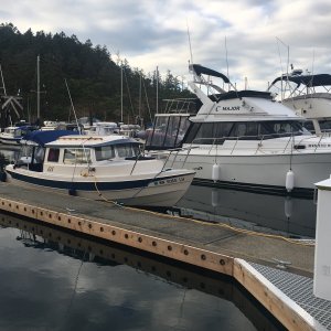 "CnT" (is that name correct?) and a would be C-Brat in a Bayliner