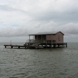 One of the many fishing cabins right on the ICW