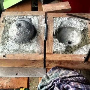Media '12 lb ball in green sand mould' in album '12 lb ball in green sand mould'