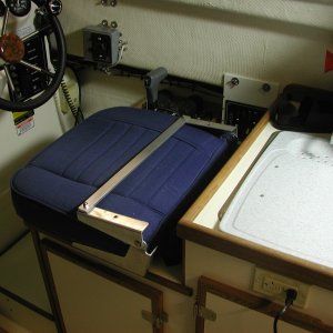 Simple lay-flat helm seat mod