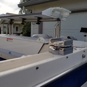 Port side and stern mounts