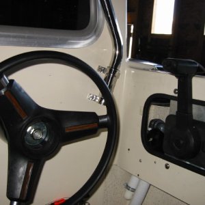 Cockpit helm on Snoopy-C...Now dual helm hydraulic steering
