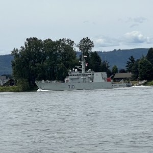 Canadian Warship 710