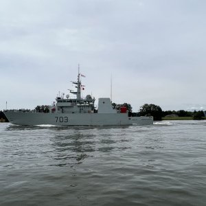 Canadian Warship 703