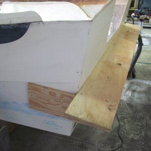 feb. 2011 037 temporary "strong-back" straight edge to support "flexy tranny"