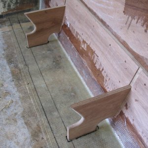 feb. 2011 050 bilgebox/step supports