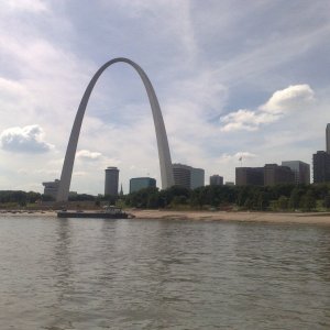 St Louis and the arch from the Mississippi