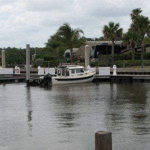 This is the Everglades Isle Resort in Everglades City. VERY nice accomodations, and as it was off season, we were the only boat there.