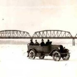Media 'Frozen Columbia River 1930' in album 'Merry Fishmas'
