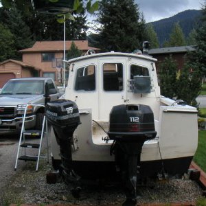 Rear bulkhead painted with INTERLUX # 108 Hatteras Off-White. Almost a perfect match for the classics colour