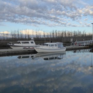 Cleaning up back at the marina. Another nice weekend in March comes to an end.