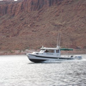 Discovery looking great, loafing along about 25 knots