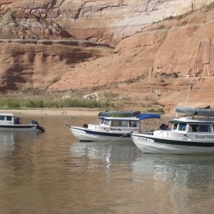 At Kane Wash behind cookie jar butte, nice sandy shallows  Rana Verde, Bossa Nova and Kerri On.