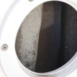 Port cockpit acces to fuel fill and vent lines