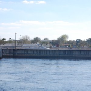 Cruiser locking thru at Franklin Lock 7' drop going west