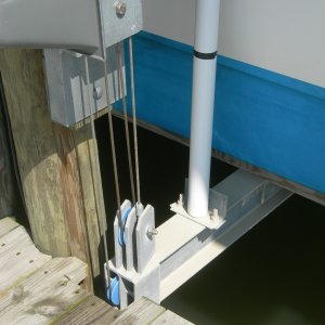 Note floatoff marks just above waterline