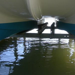 Media 'Closeup of hull rests' in album 'A nice pier, about 95\' long, 5\' MLW but the boat has to stay in the water'