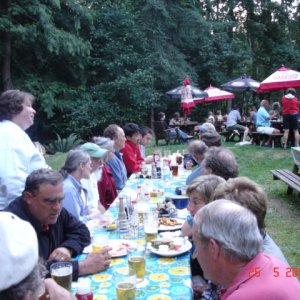 C-Brats visit & eat at the Hummingbird Pub