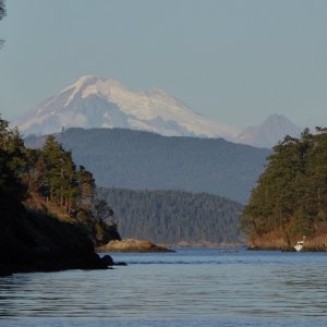 Mount Baker even made an appearance after weeks of hiding in fire smoke / haze.