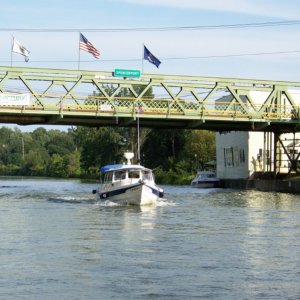 Lift bridge at Spencerport.