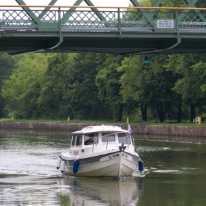 Widget pasing under the Specerport lift bridge.
