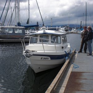 Afloat at last. Two guys came to have a look and I have only been in the water 3 minutes!