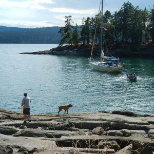 Helping a boat stern tie