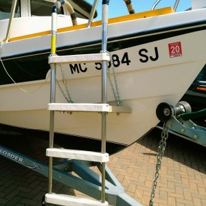 Swim ladder at bow