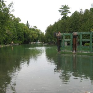 Approach to Crooked River Lock.