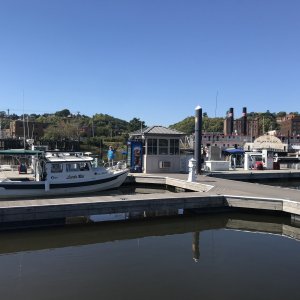 Waiting for the gas dock attendant at the Port of Dubuque Marina