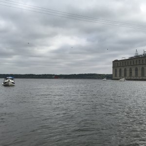 Waiting to enter Lock 19