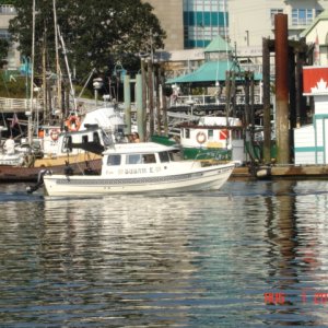 SUSAN E goes crabbing