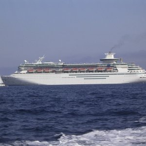 Catalina 2007 - Cruise ship off Avalon