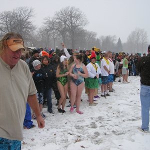 Kiwanis Polar Bear Plunge 2008
Temp Mid 20's with water at 33