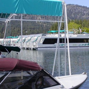 (WadeV) House Boats