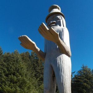 Archaeological research showed occupation for over 4,000 years.  It was the "capital" for 17 Nootka tribes.  This 15' cedar carving of a welcoming "seeker" faces the Pacific.