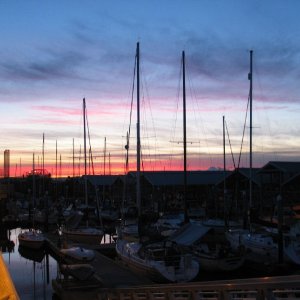 Media 'Edmonds Sunset 2' in album 'Diane and Chris at Factory'