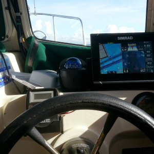 Media 'Simrad NSS7 EVO2 Autopilot/Chartplotter' in album 'Ram'