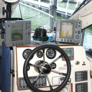 Raymarine Dash Set Up with Twin 70s