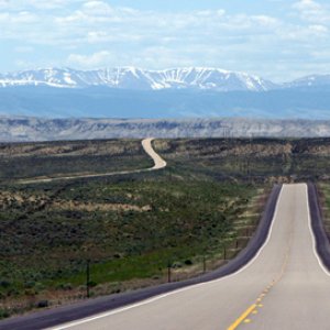 The road coming into Flaming Gorge... SNOW!