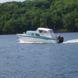 (Minnie Swann) My buddy Dave's Crestliner.