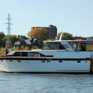 (Minnie Swann)The last nice days of Autum bring out the high maintainence boats to strut their stuff.
