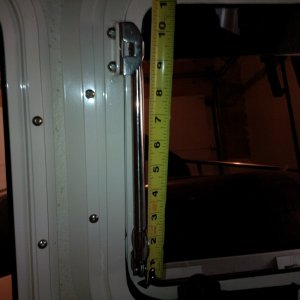 center window bracket length