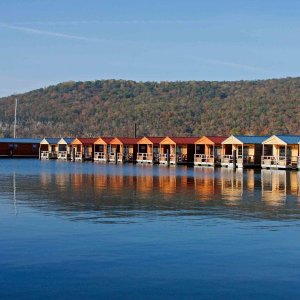 Media 'floating cabins at Hales Bar Marina' in album 'Tennessee River Gorge'