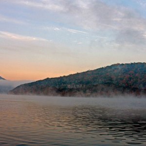 Media 'Early Morning Mist' in album 'Tennessee River Gorge'