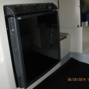 Refrigerator ac/dc